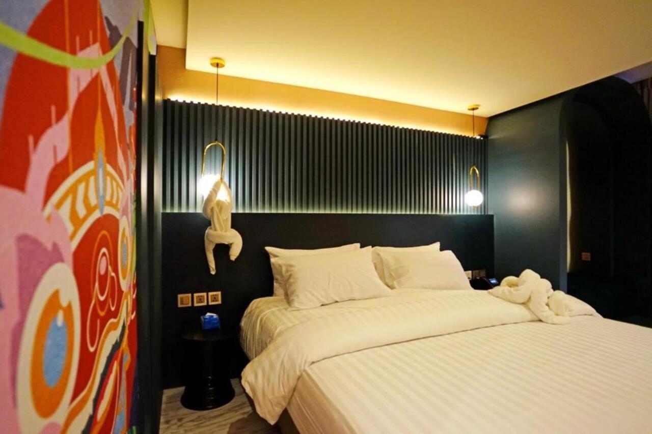 4 Monkeys Hotel Bangkok Exterior photo