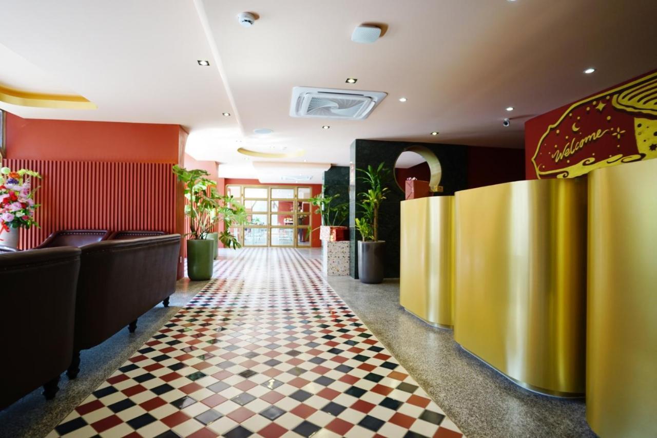 4 Monkeys Hotel Bangkok Exterior photo